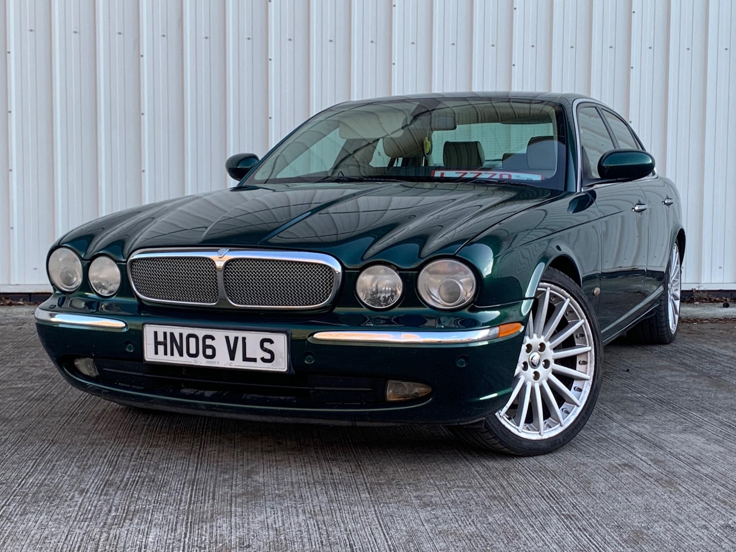 Used Jaguar XJ 2006 for sale - 77427565: Photo 4
