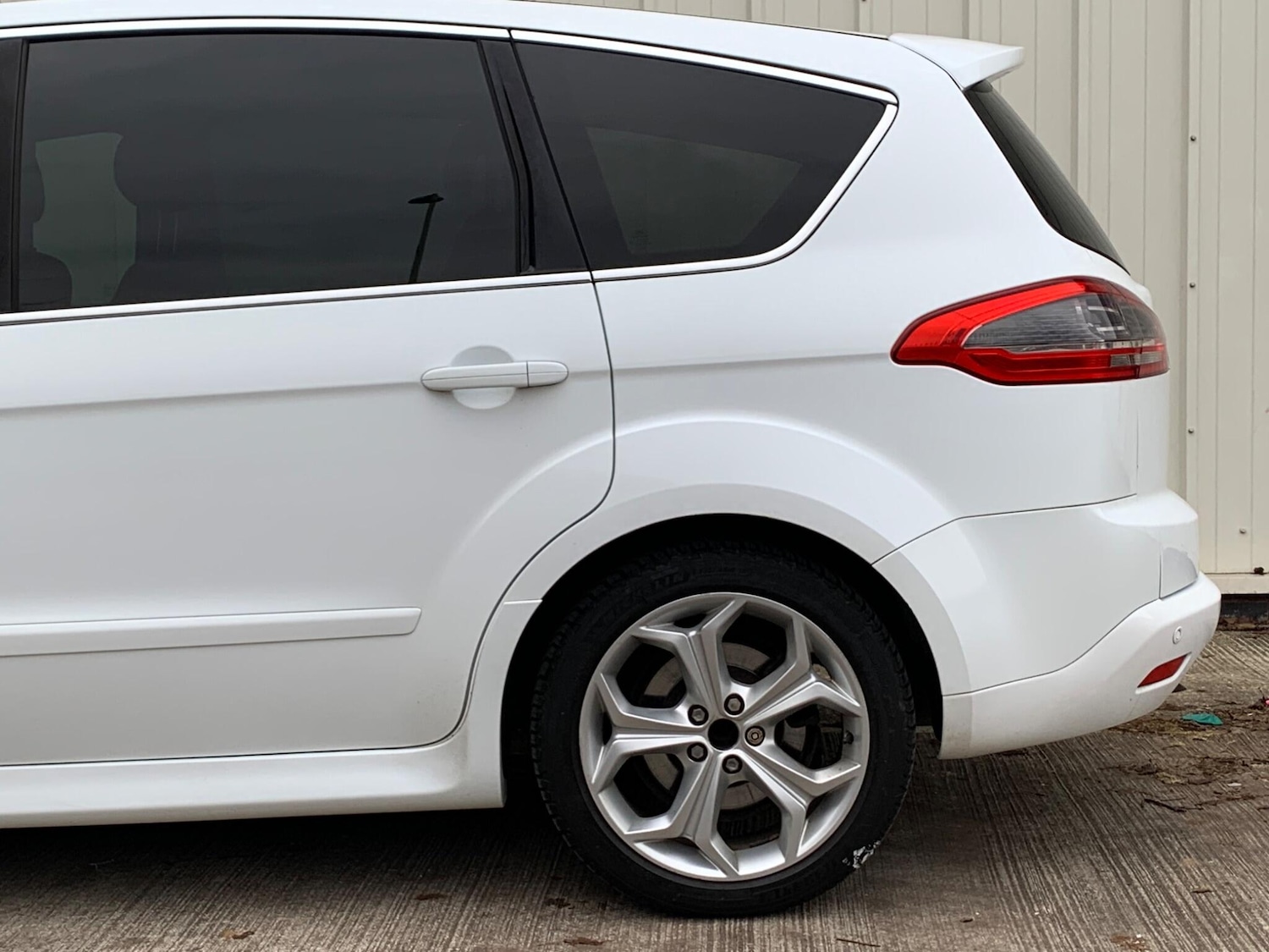 Used Ford S-Max 2013 for sale - 77427564: Photo 17