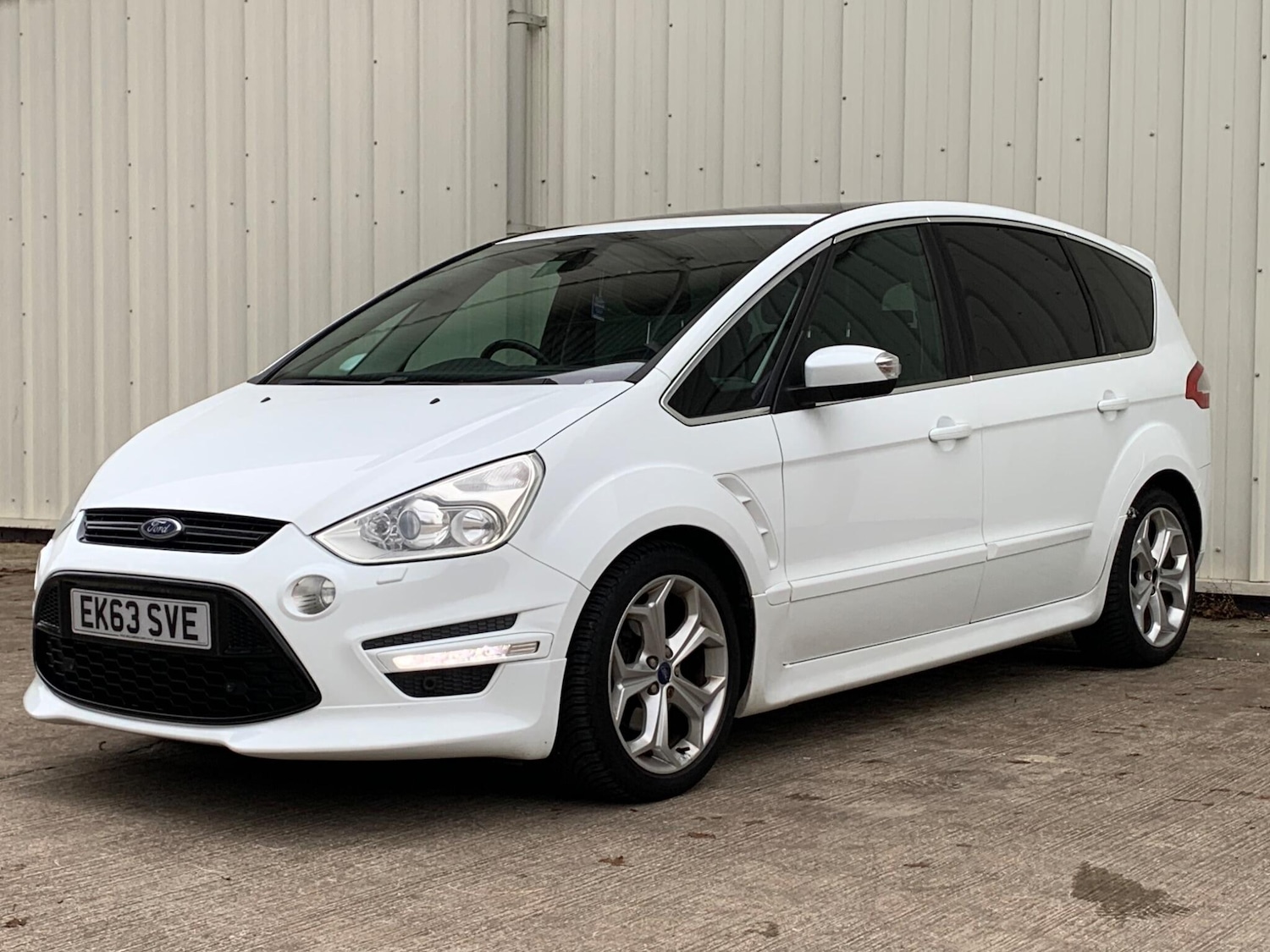 Used Ford S-Max 2013 for sale - 77427564: Photo 2