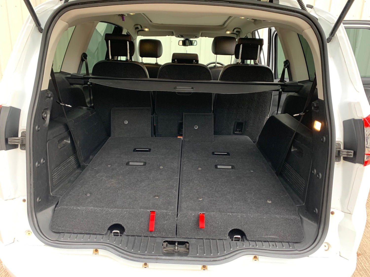 Used Ford S-Max 2013 for sale - 77427564: Photo 37