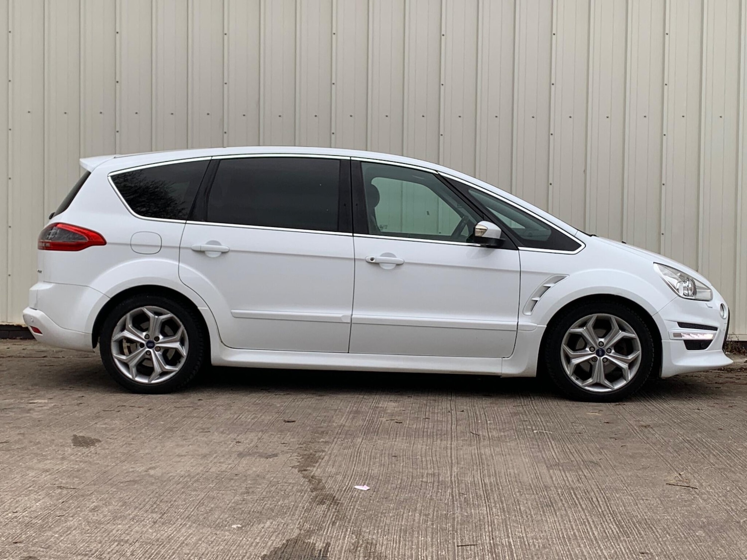Used Ford S-Max 2013 for sale - 77427564: Photo 9