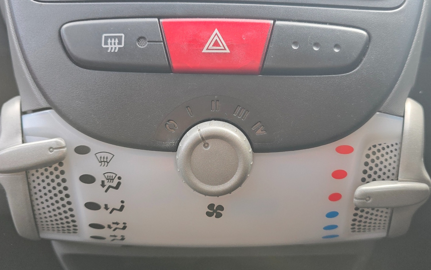 Used Peugeot 107 2011 for sale - 76378819: Photo 15