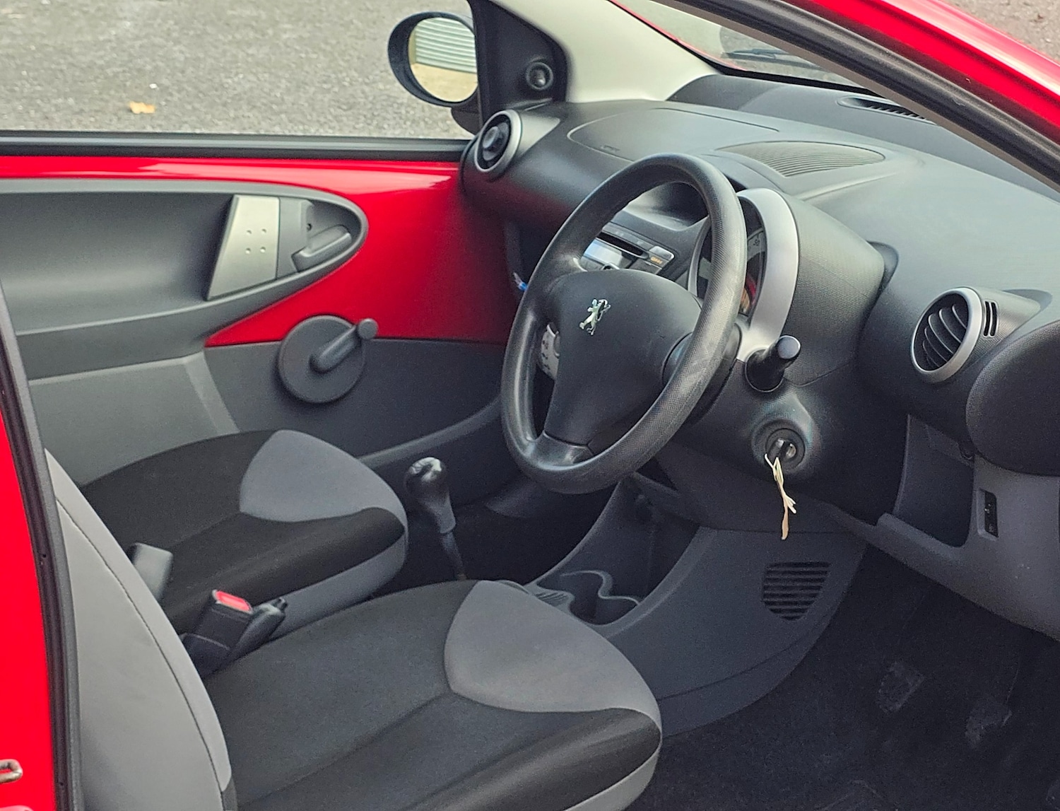 Used Peugeot 107 2011 for sale - 76378819: Photo 9