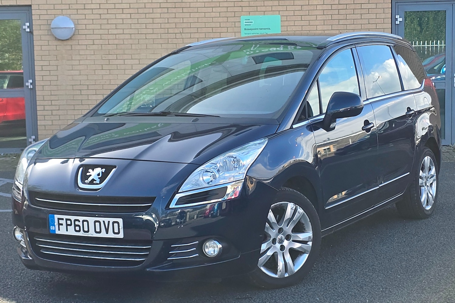 Used Peugeot 5008 2010 for sale - 78055174: Photo 2
