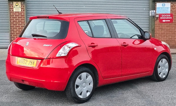 Used Suzuki Swift 2012 for sale - 76011872: Photo 3