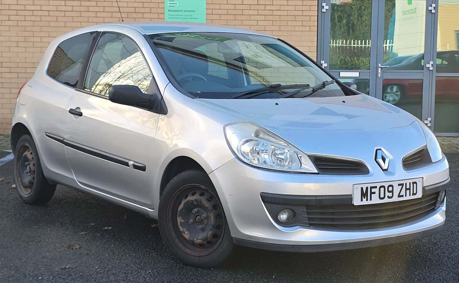 Used Renault Clio 2009 for sale - 76669499: Photo 1