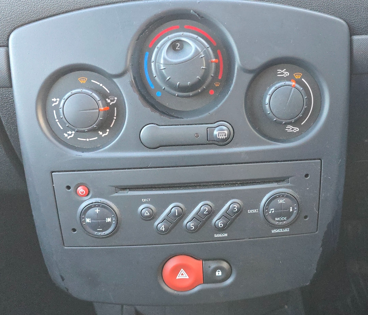 Used Renault Clio 2009 for sale - 76669499: Photo 15