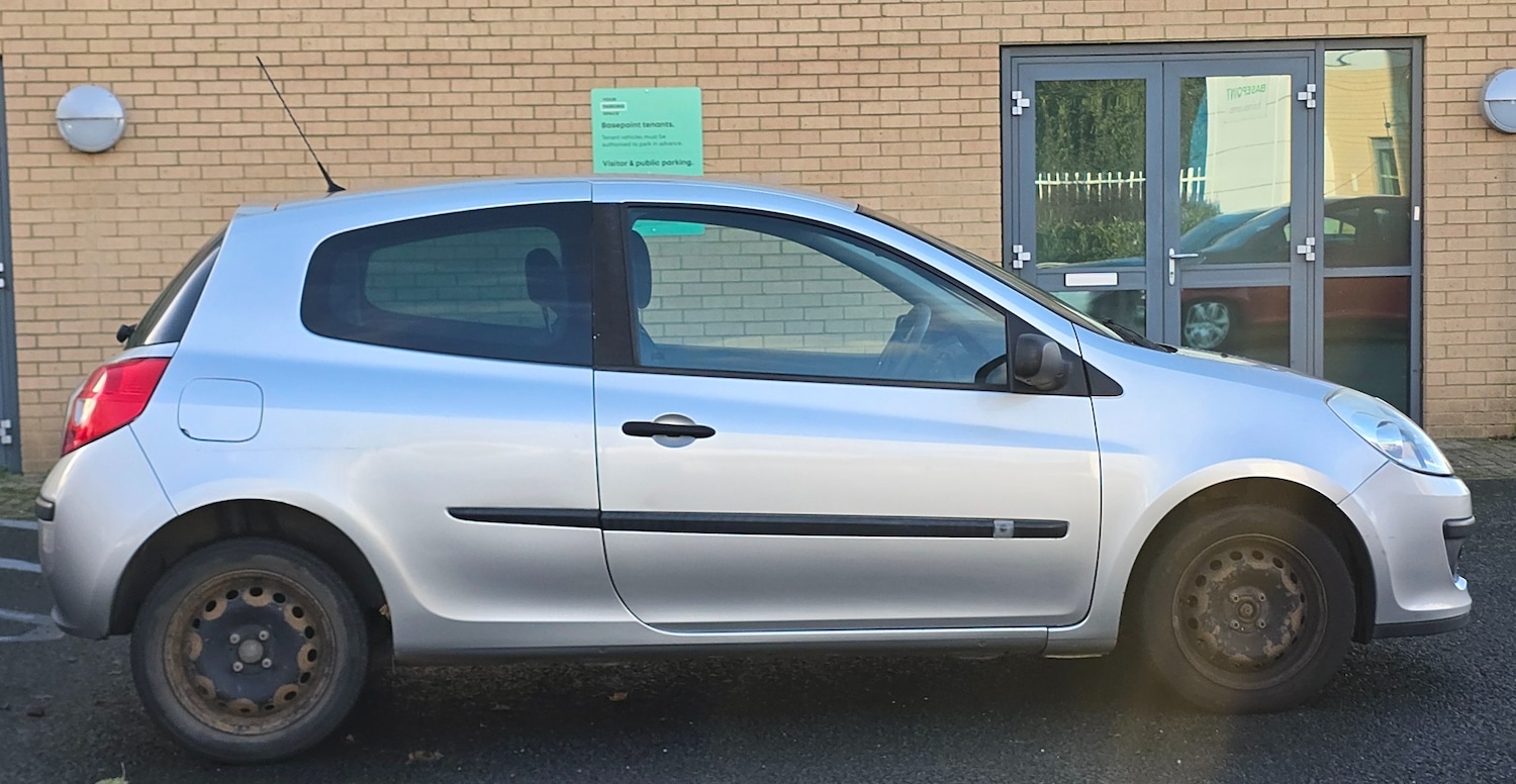 Used Renault Clio 2009 for sale - 76669499: Photo 5