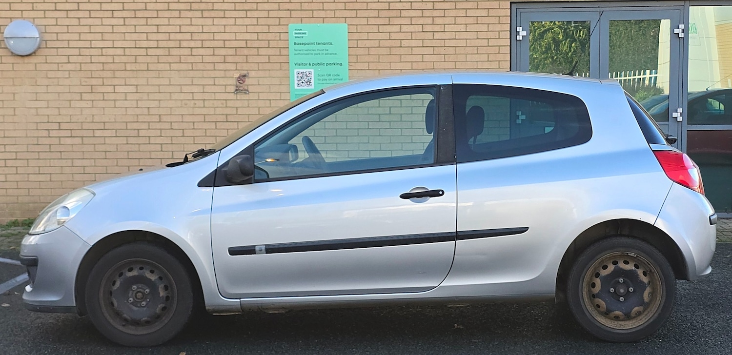 Used Renault Clio 2009 for sale - 76669499: Photo 6