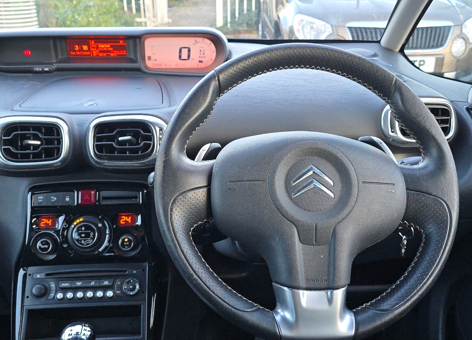 Used Citroen C3 Picasso 2012 for sale - 76758063: Photo 16