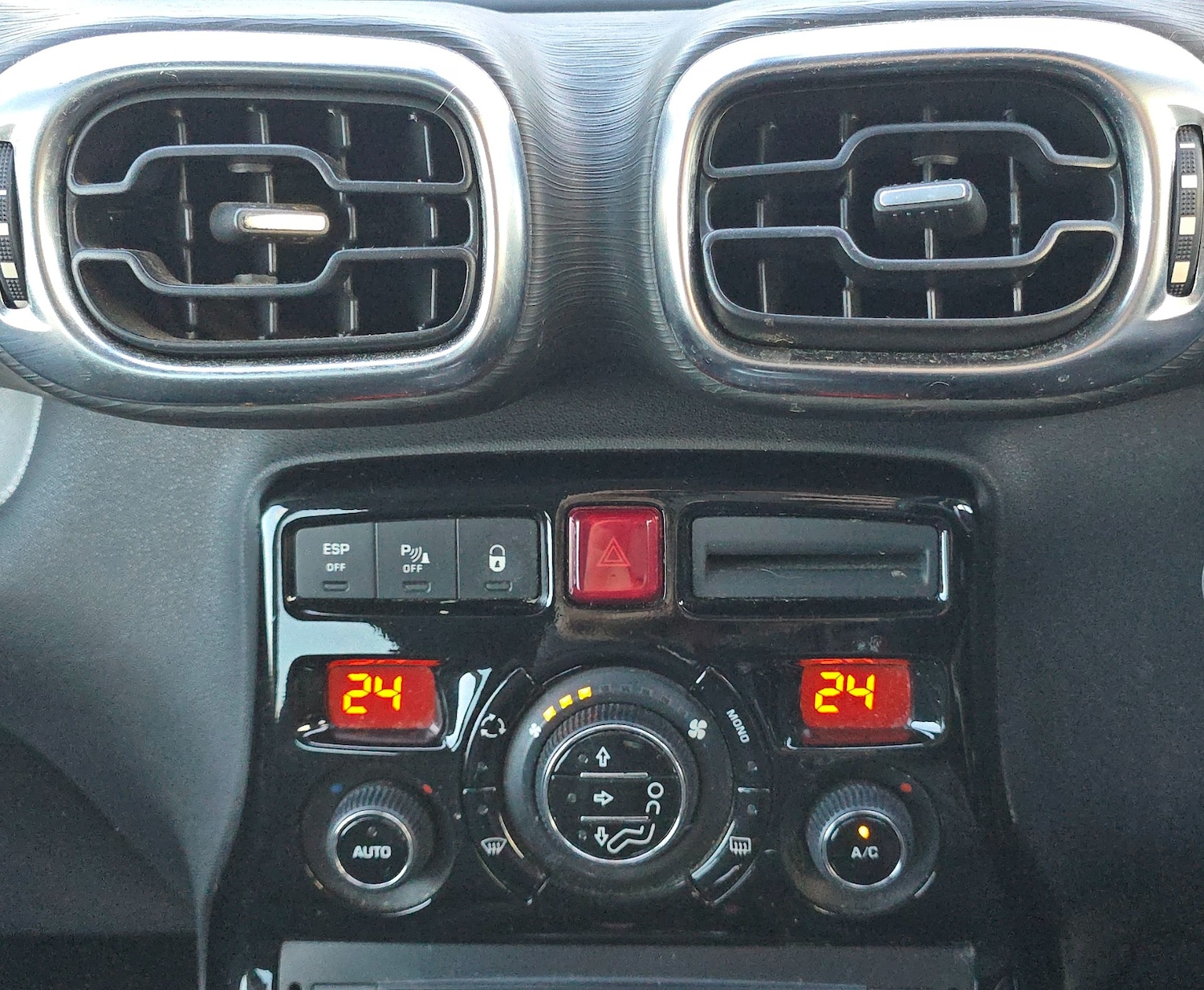 Used Citroen C3 Picasso 2012 for sale - 76758063: Photo 17