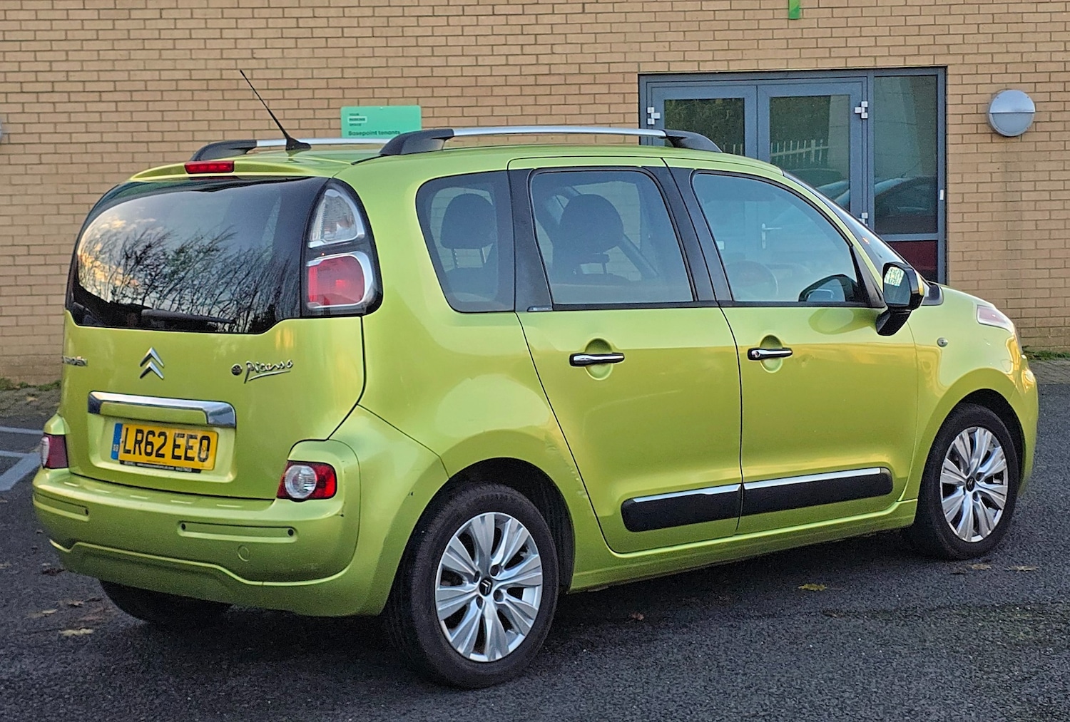 Used Citroen C3 Picasso 2012 for sale - 76758063: Photo 3