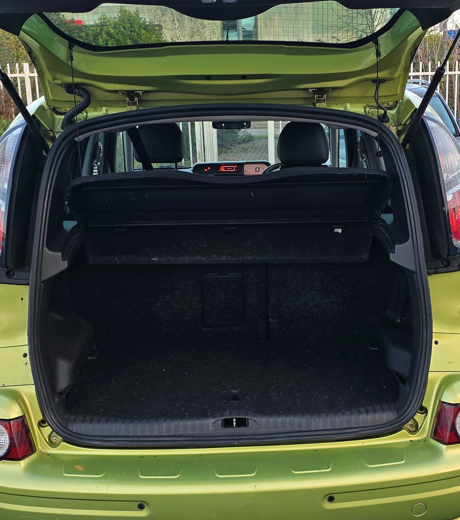 Used Citroen C3 Picasso 2012 for sale - 76758063: Photo 9