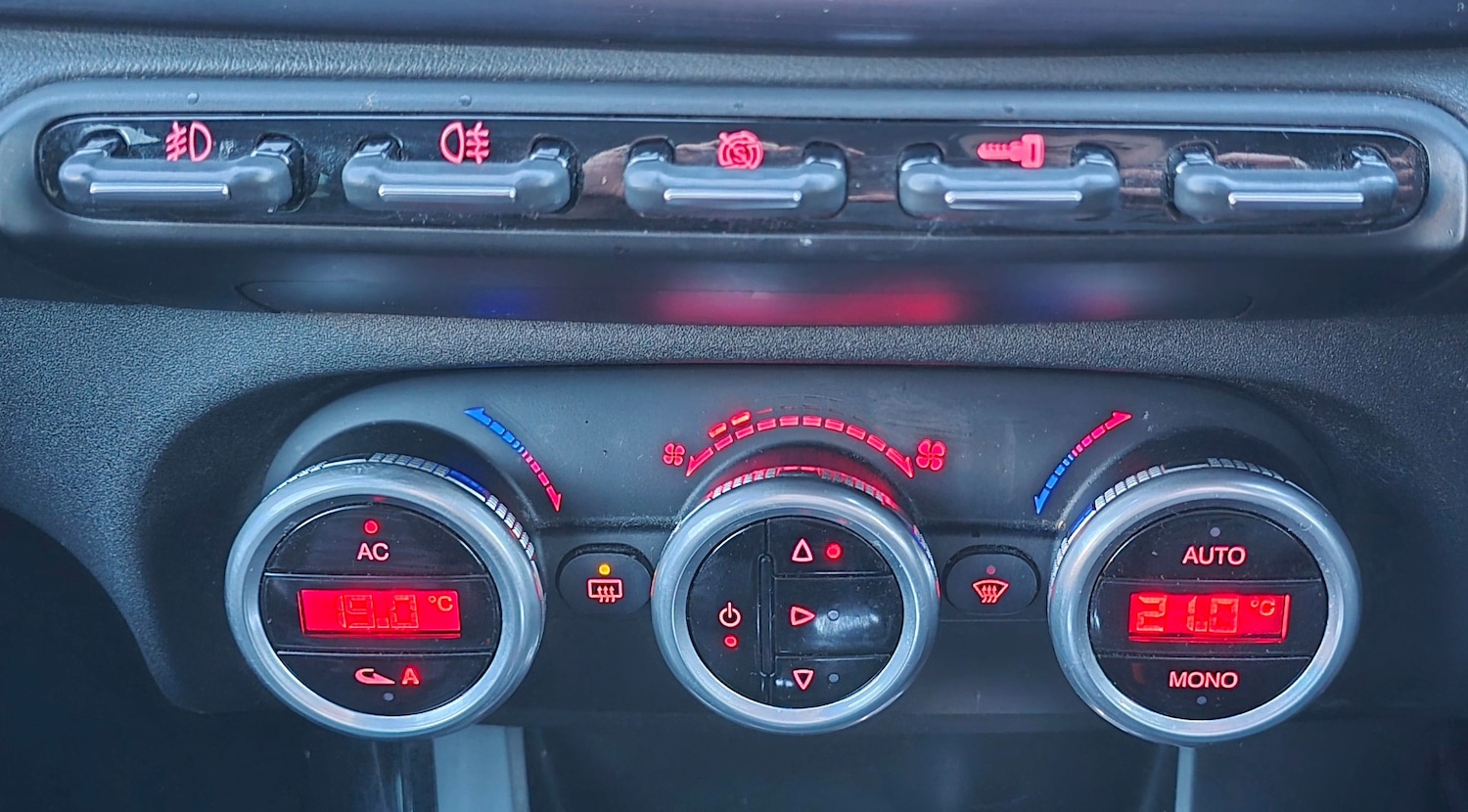 Used Alfa Romeo Giulietta 2011 for sale - 77228451: Photo 16