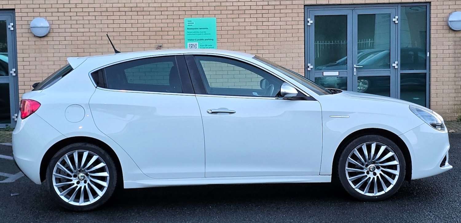 Used Alfa Romeo Giulietta 2011 for sale - 77228451: Photo 6