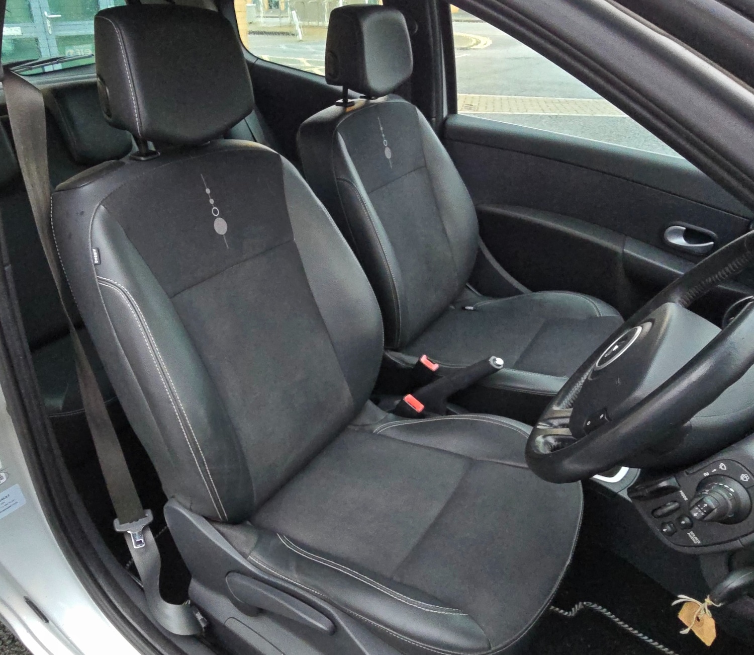 Used Renault Clio 2011 for sale - 77240747: Photo 11