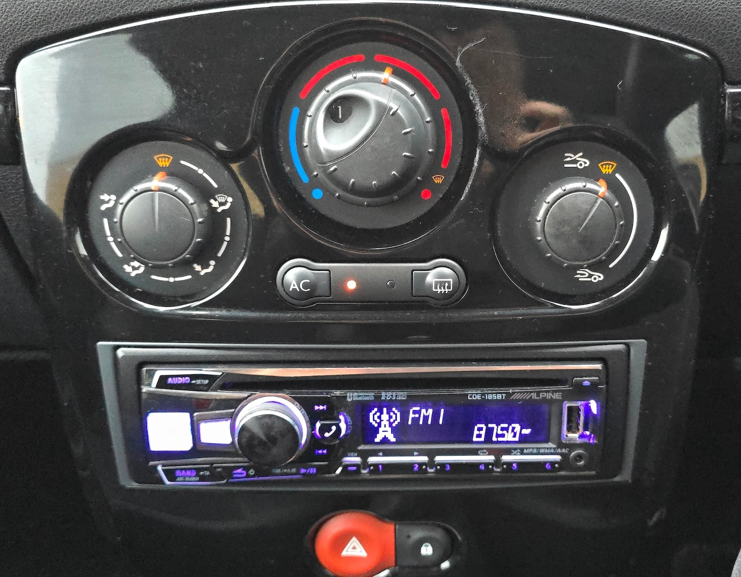 Used Renault Clio 2011 for sale - 77240747: Photo 15