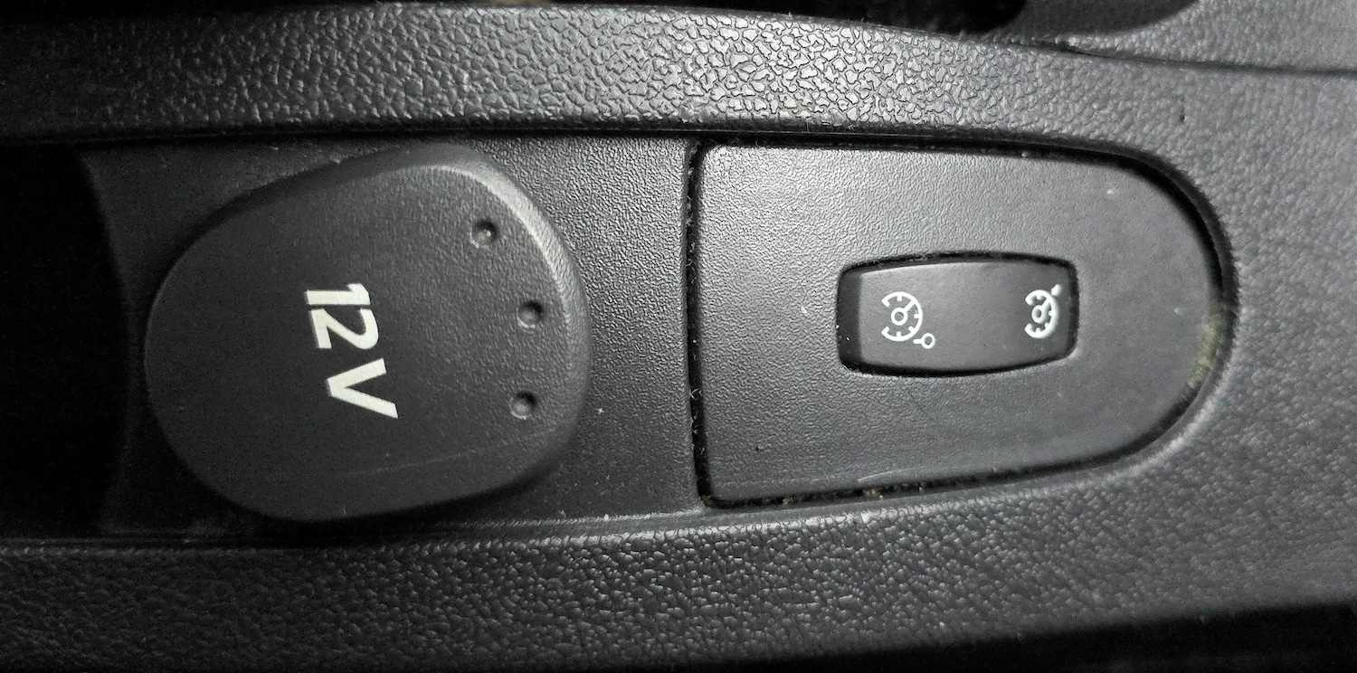 Used Renault Clio 2011 for sale - 77240747: Photo 17