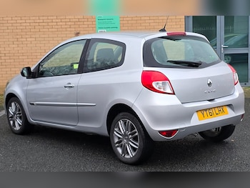 Used Renault Clio 2011 for sale - 77240747: Photo