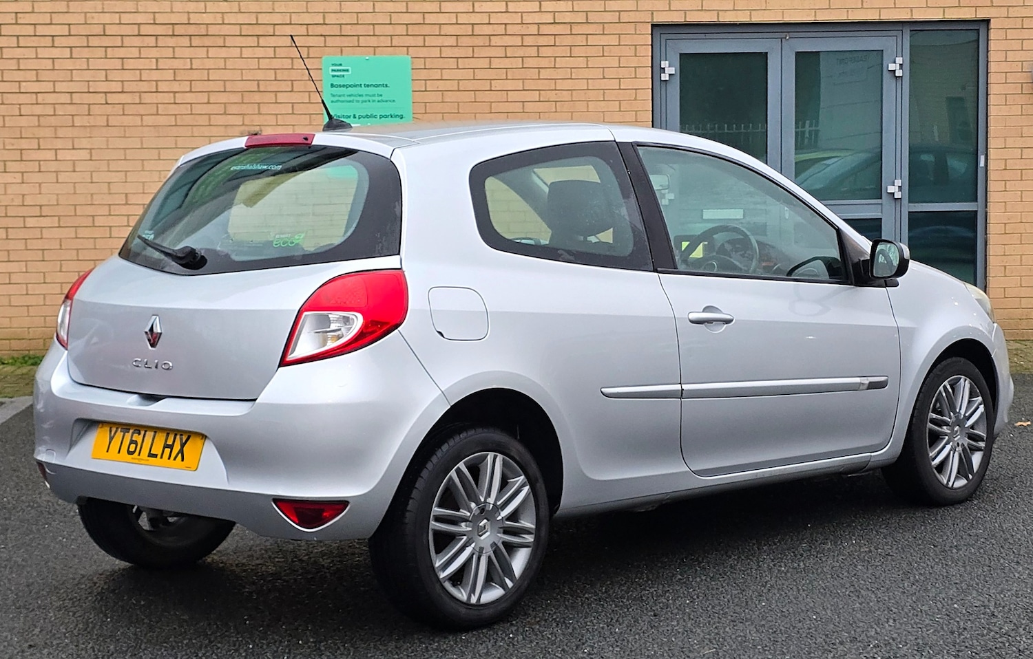 Used Renault Clio 2011 for sale - 77240747: Photo 4
