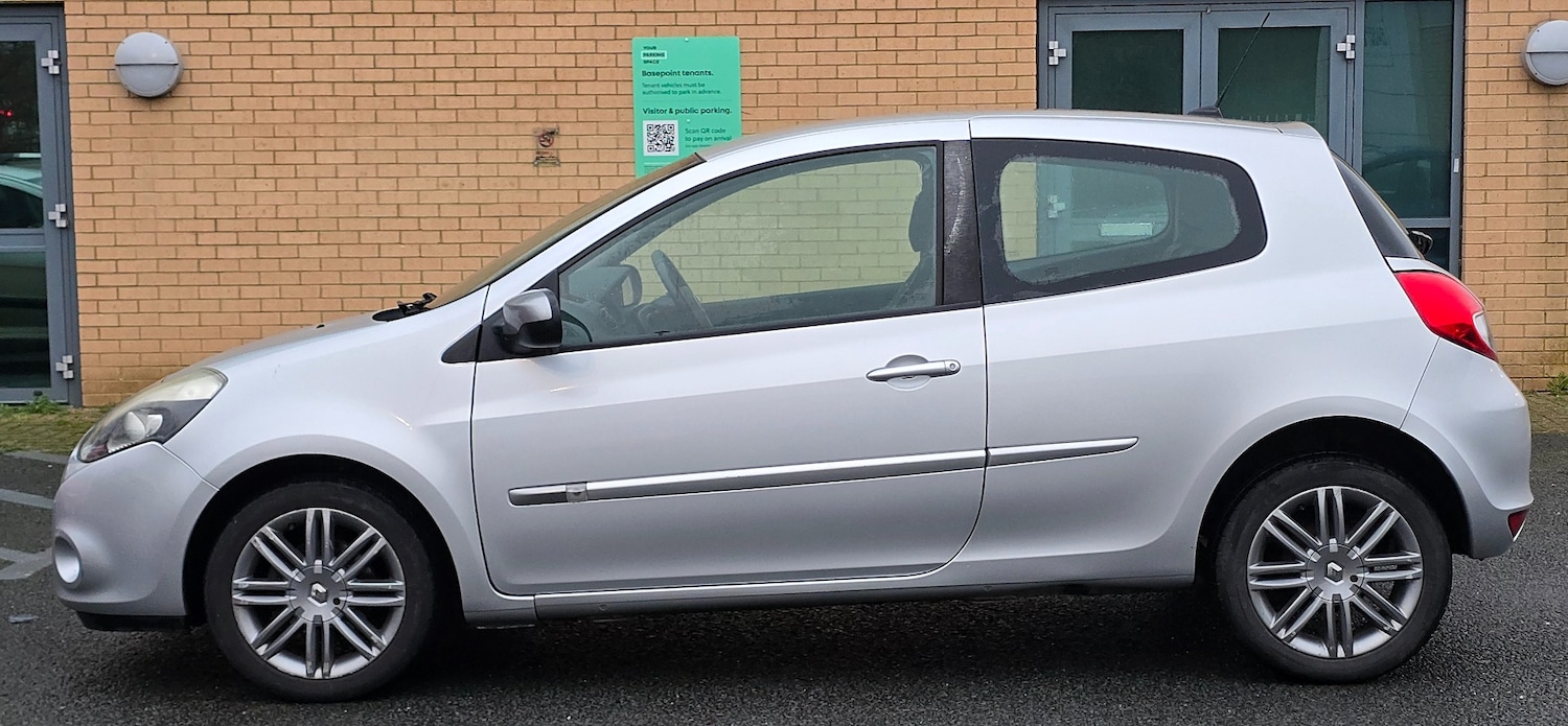 Used Renault Clio 2011 for sale - 77240747: Photo 6