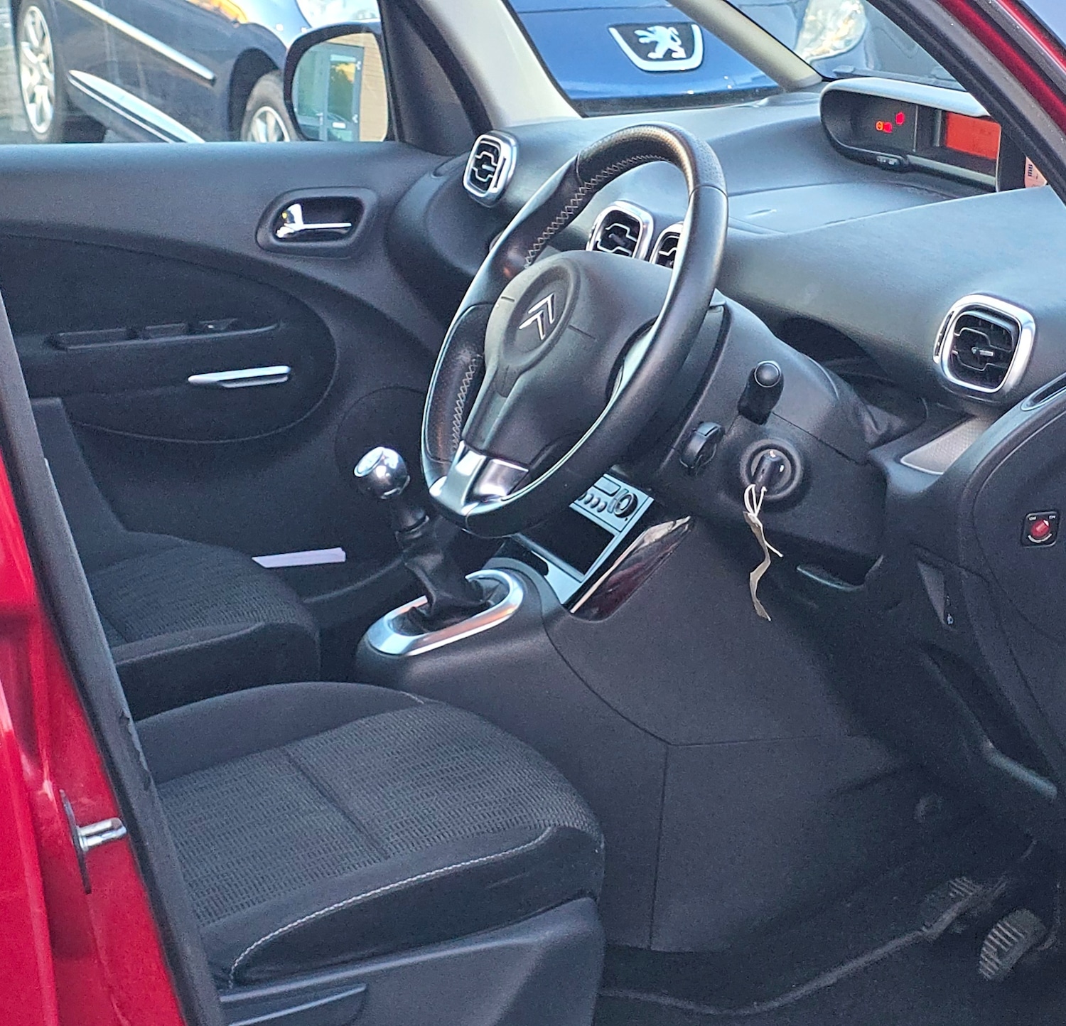 Used Citroen C3 Picasso 2011 for sale - 77235939: Photo 9