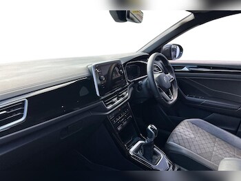 Used Volkswagen T-Roc 2023 for sale - 78251155: Photo