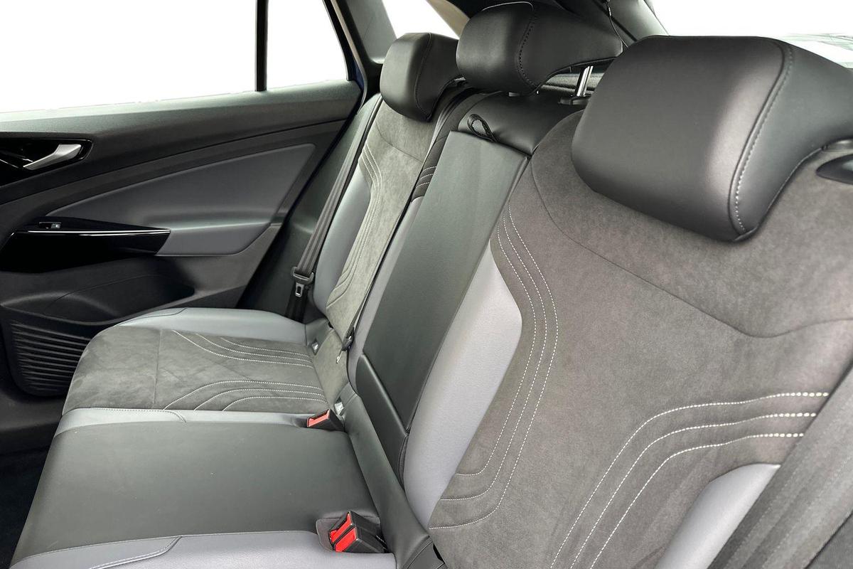 Used Volkswagen ID.4 2023 for sale - 76675968: Photo 9