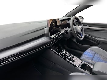 Used Volkswagen Golf 2025 for sale - 77173326: Photo