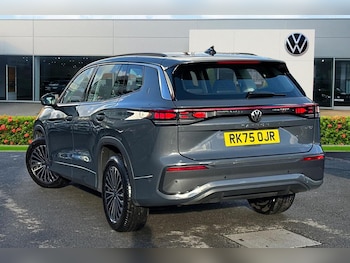 Used Volkswagen Touran 2025 for sale - 76876155: Photo