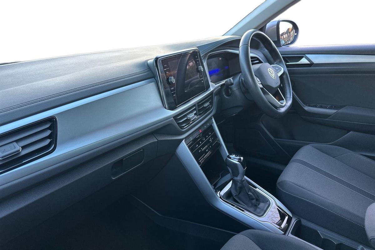 Used Volkswagen T-Roc 2023 for sale - 77542303: Photo 2