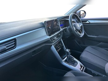 Used Volkswagen T-Roc 2023 for sale - 77542303: Photo