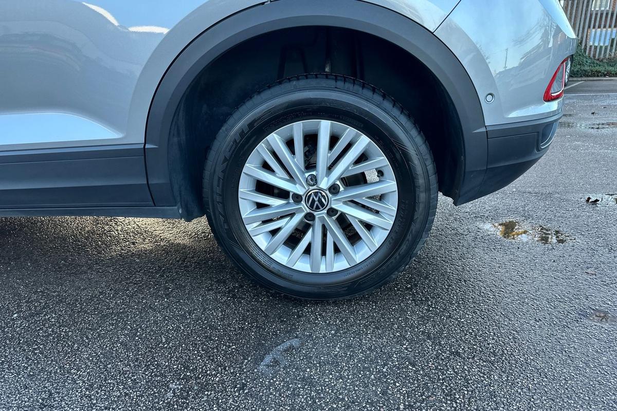 Used Volkswagen T-Roc 2023 for sale - 77542303: Photo 5