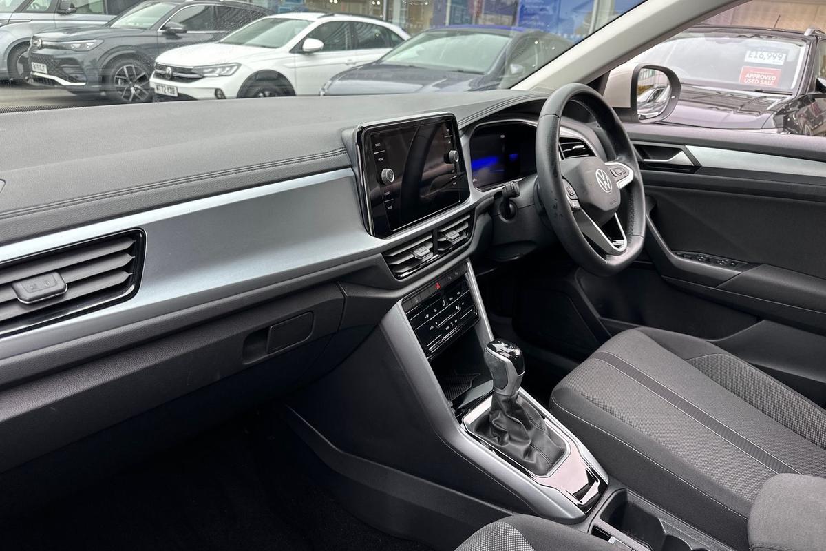 Used Volkswagen T-Roc 2022 for sale - 76674010: Photo 2