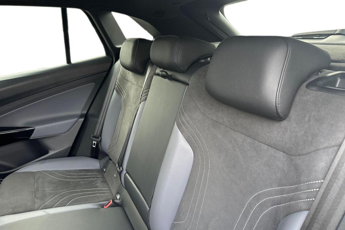Used Volkswagen ID.4 2023 for sale - 77542265: Photo 9