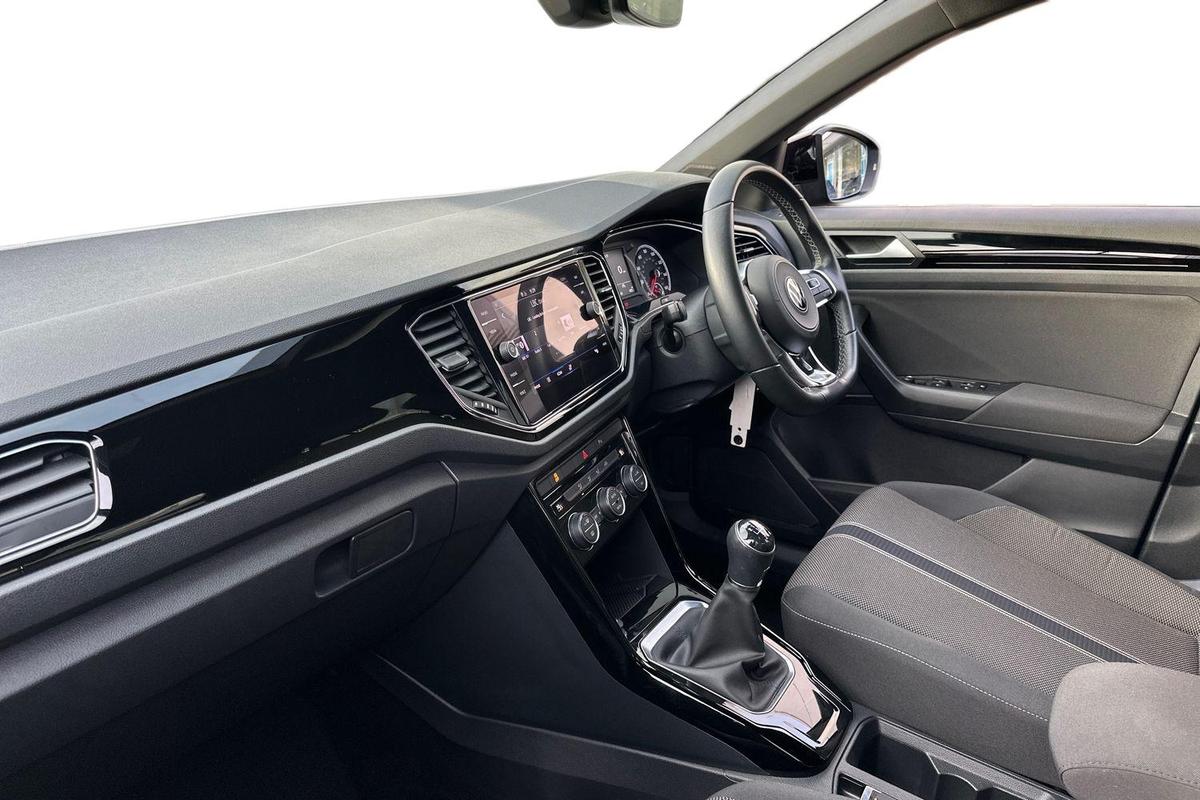 Used Volkswagen T-Roc 2021 for sale - 76885113: Photo 2