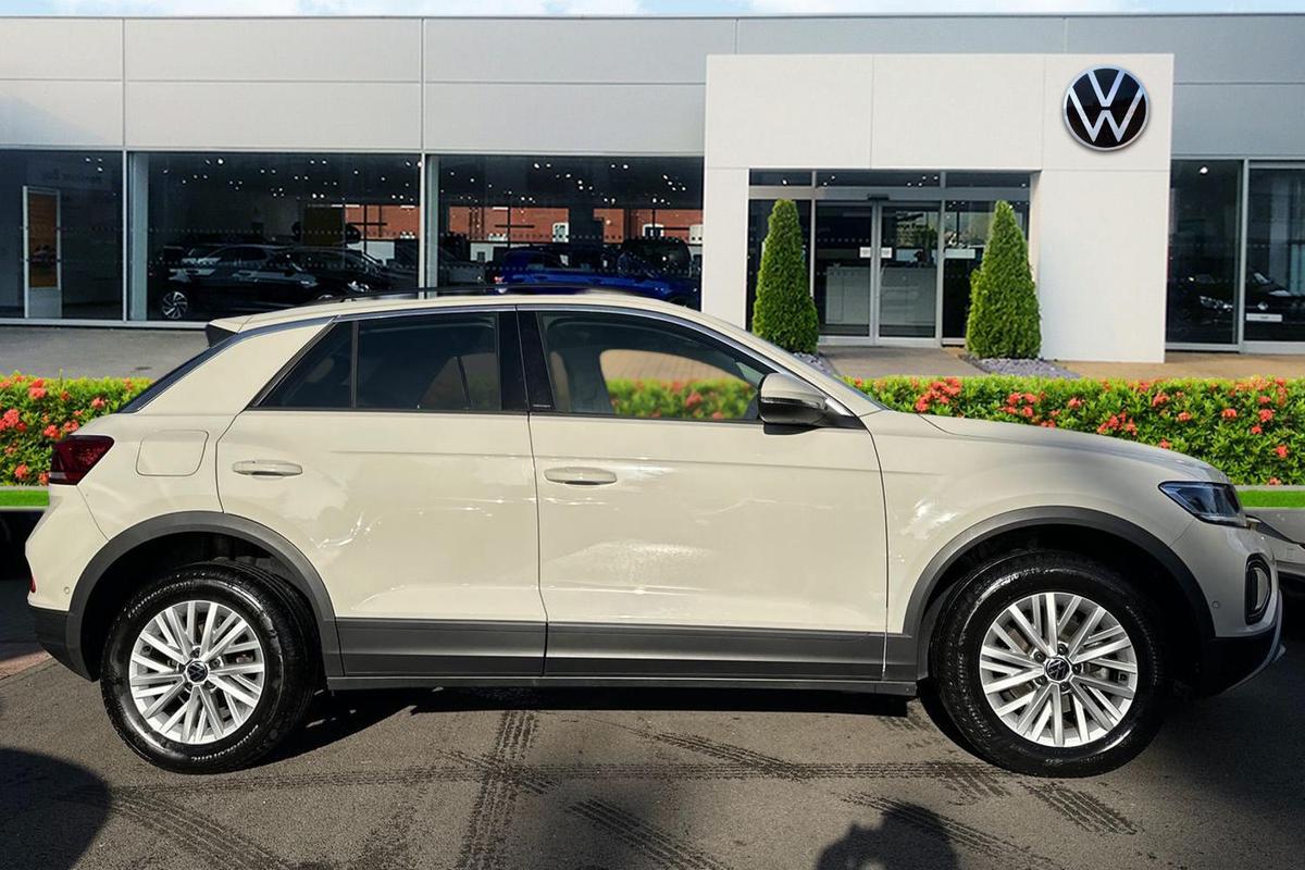 Used Volkswagen T-Roc 2022 for sale - 76674604: Photo 4