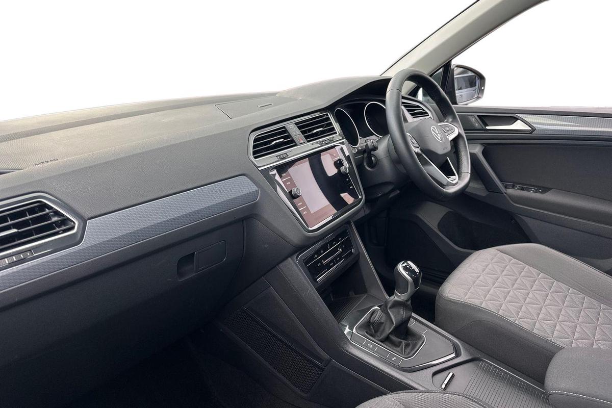 Used Volkswagen Tiguan 2021 for sale - 76681392: Photo 2