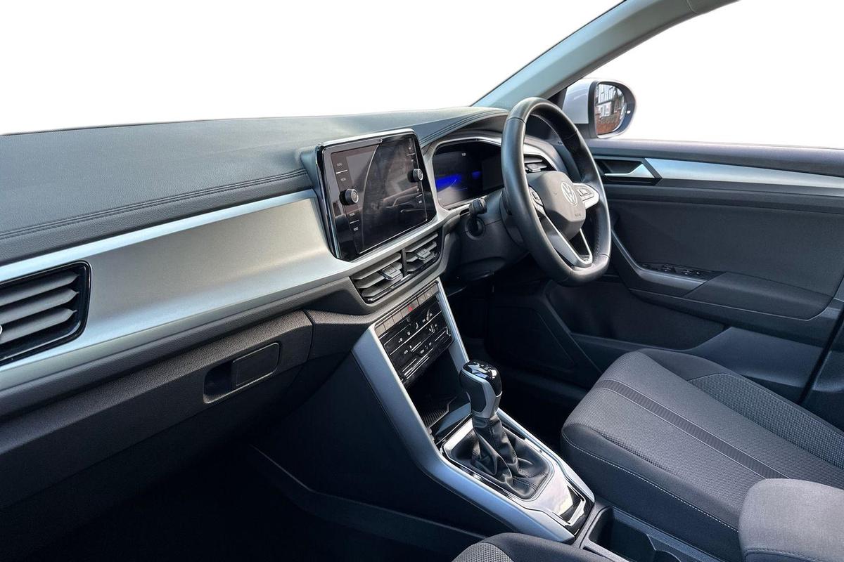 Used Volkswagen T-Roc 2023 for sale - 77542301: Photo 2