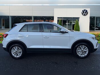 Used Volkswagen T-Roc 2023 for sale - 77542301: Photo
