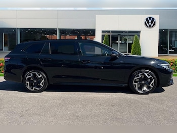 Used Volkswagen Passat 2025 for sale - 76680578: Photo