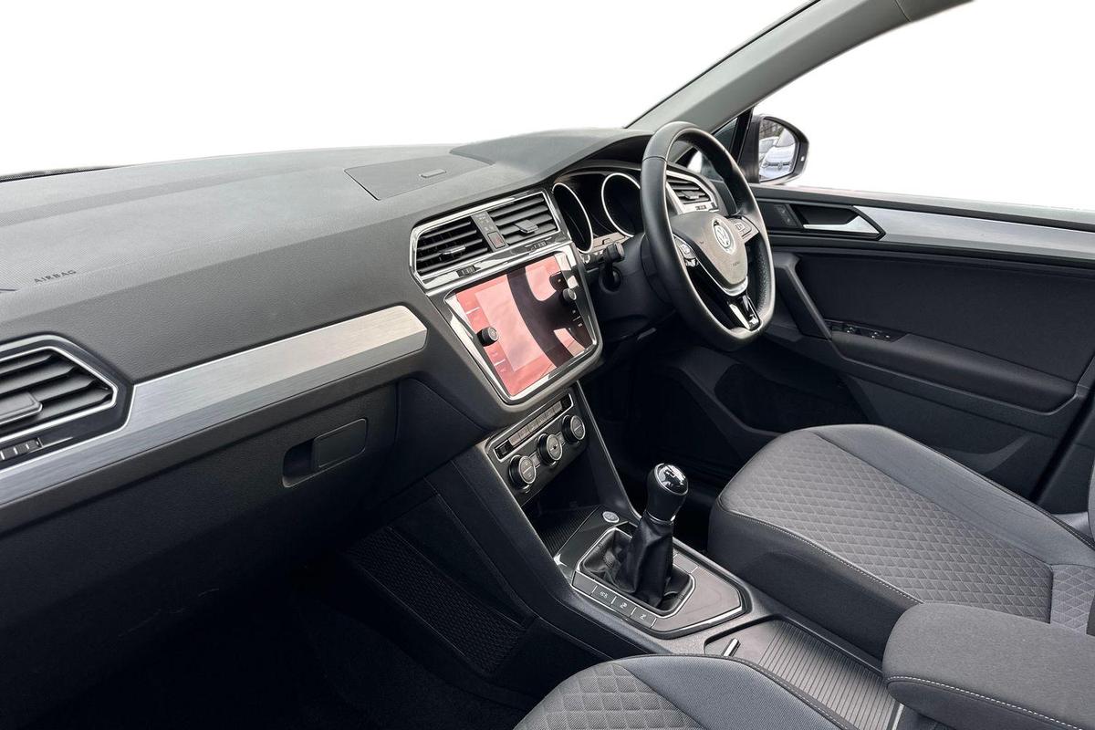 Used Volkswagen Tiguan 2019 for sale - 77542377: Photo 2