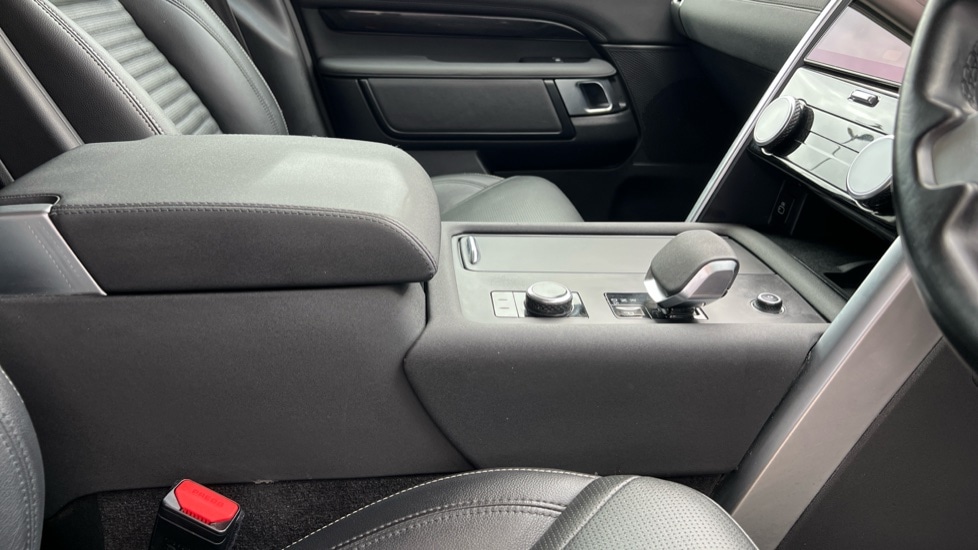Used Land Rover Discovery 2023 for sale - 76868660: Photo 21