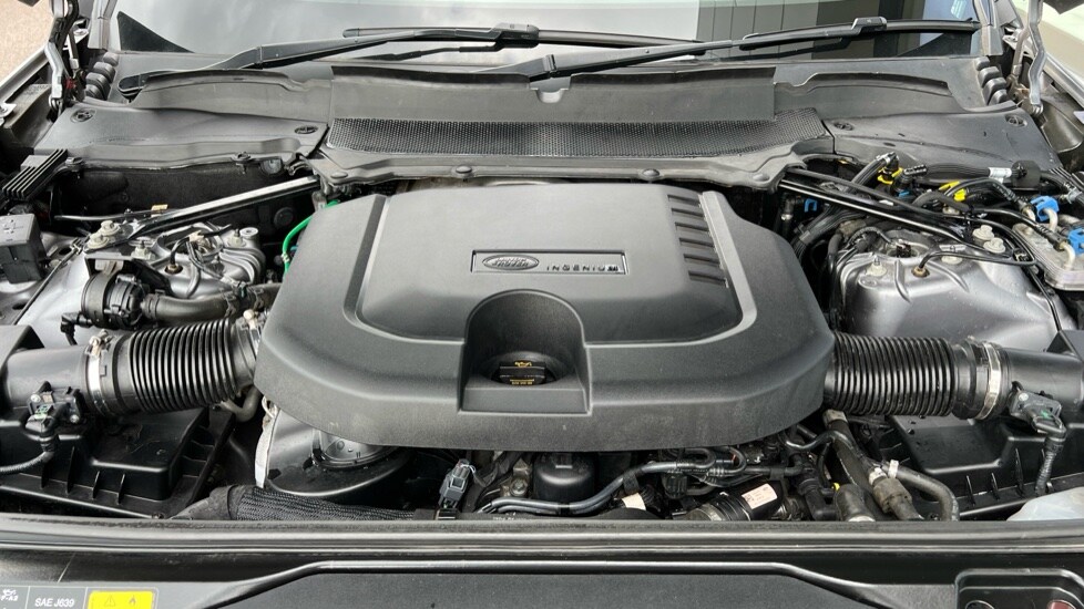 Used Land Rover Discovery 2023 for sale - 76868660: Photo 30