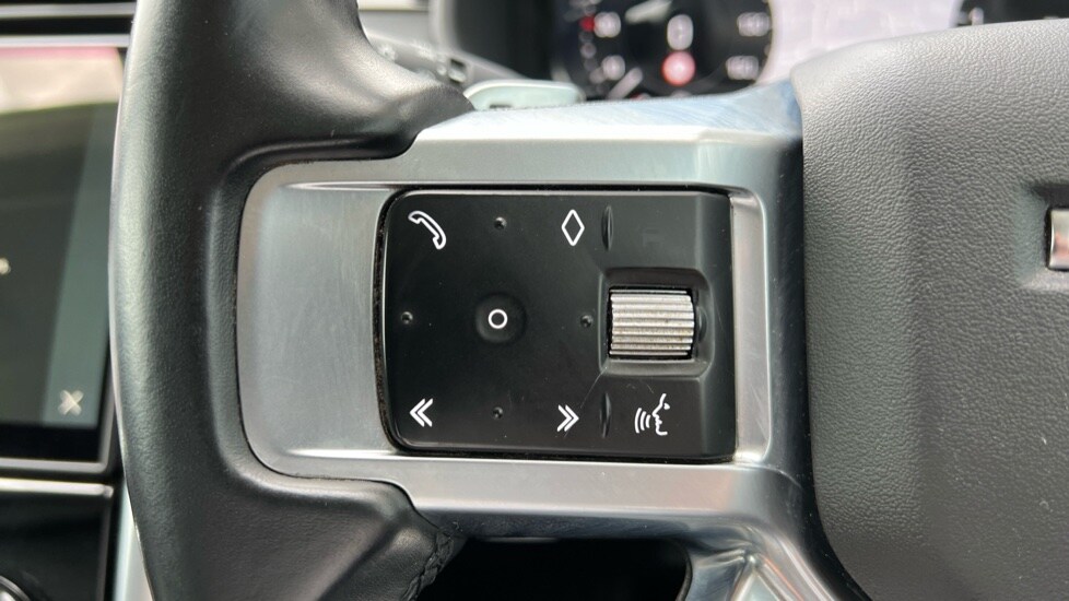 Used Land Rover Discovery 2023 for sale - 76868660: Photo 35