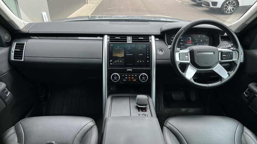 Used Land Rover Discovery 2023 for sale - 76868660: Photo 9