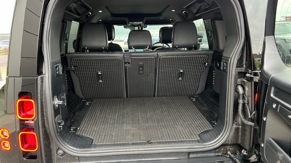 Used Land Rover Defender 2025 for sale - 76441942: Photo 10