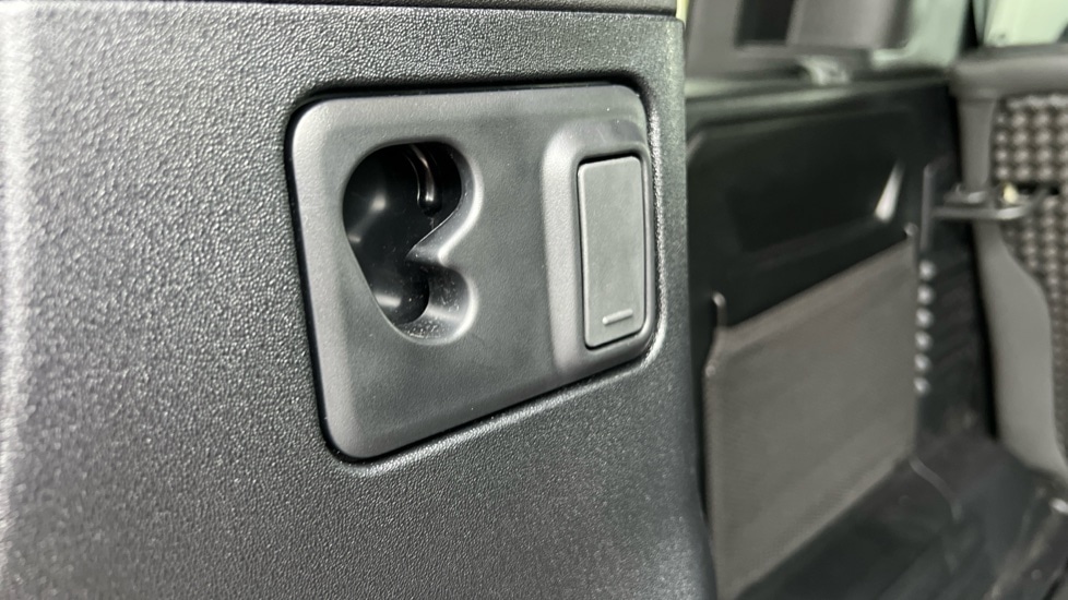 Used Land Rover Defender 2025 for sale - 76441942: Photo 23