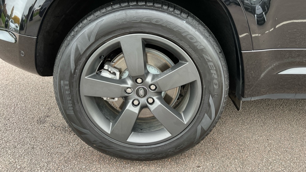 Used Land Rover Defender 2025 for sale - 76441942: Photo 31