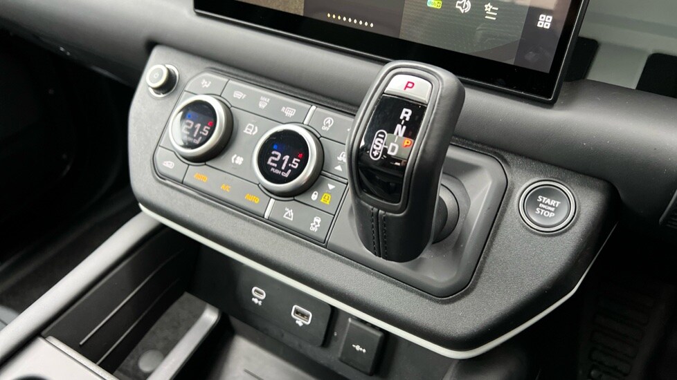Used Land Rover Defender 2024 for sale - 76874939: Photo 13
